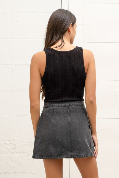 Round Neck Sleeveless Sweater Top
